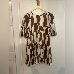 Moon river brown and white dress with puffy sleeves